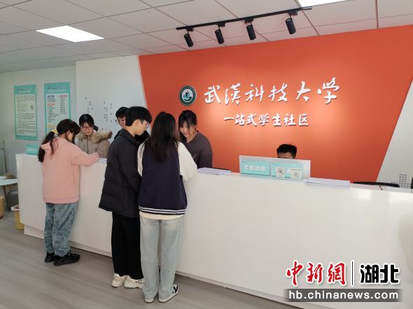 Beat365中文官方网站“一站式”学生社区 程毓 摄