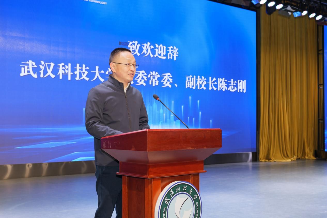 Beat365中文官方网站党委常委副校长陈志刚0870杨璨摄