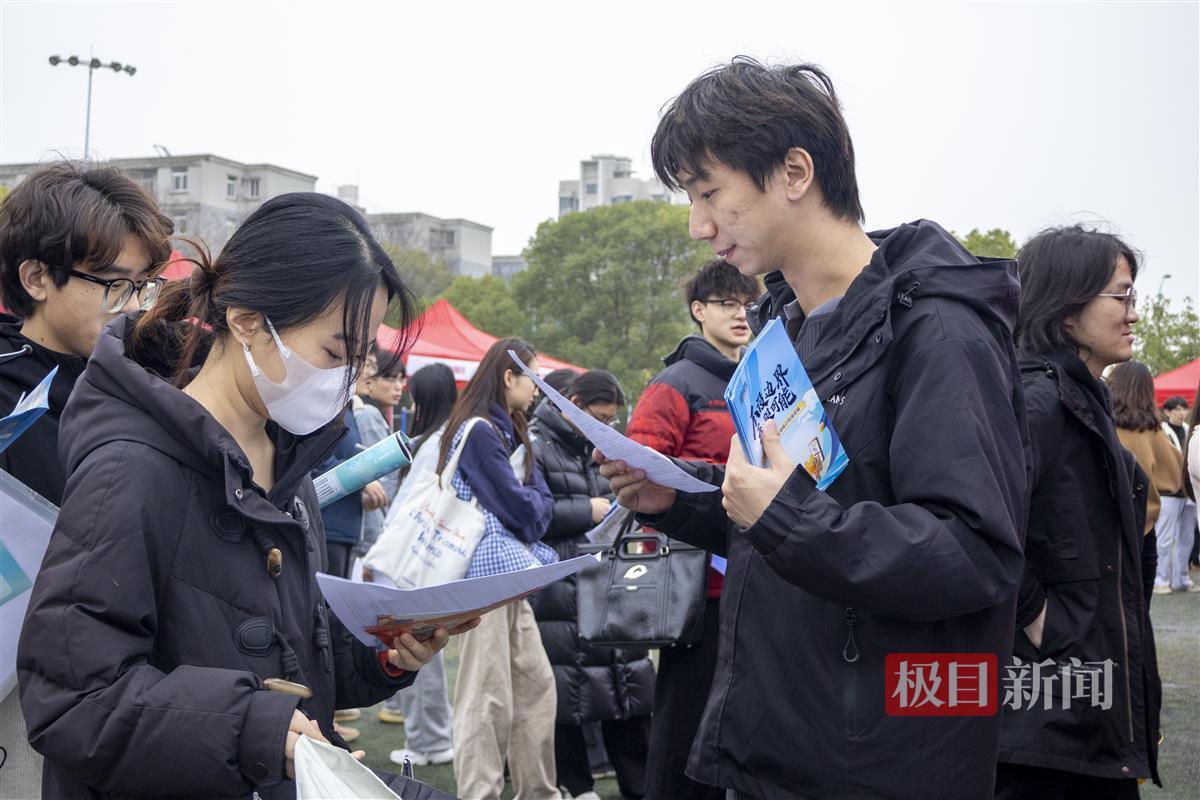 培训企业介绍。通讯员 唐治海 摄.jpg