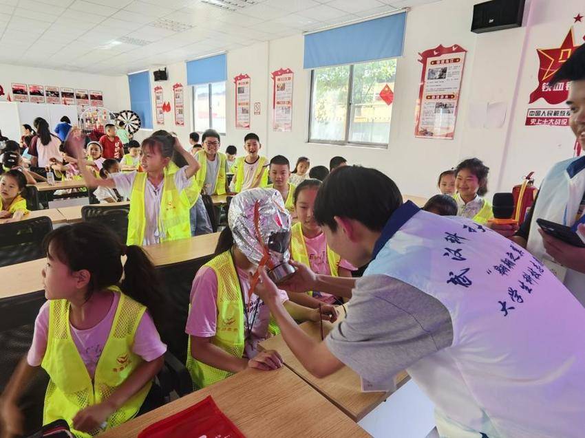 社区科普嘉年华，安全“童”行乐翻天新闻稿.docx